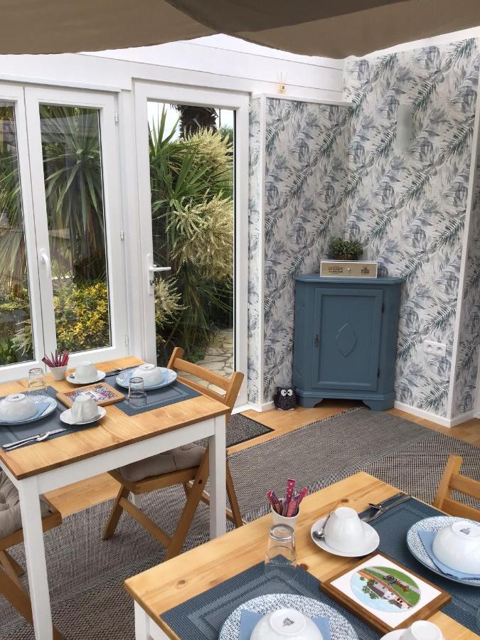 Bed and Breakfast Les Camelias Бінік Екстер'єр фото